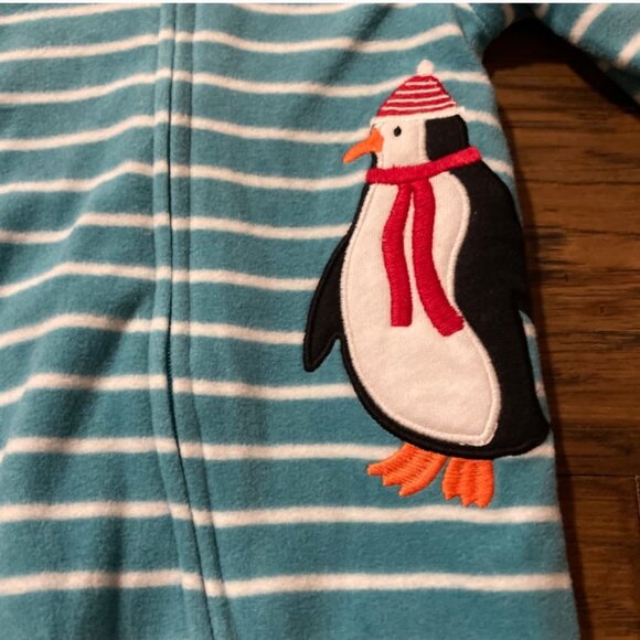 New Carter's fleece sleeper footie pajamas blue penguin size 6 months - Picture 3 of 6